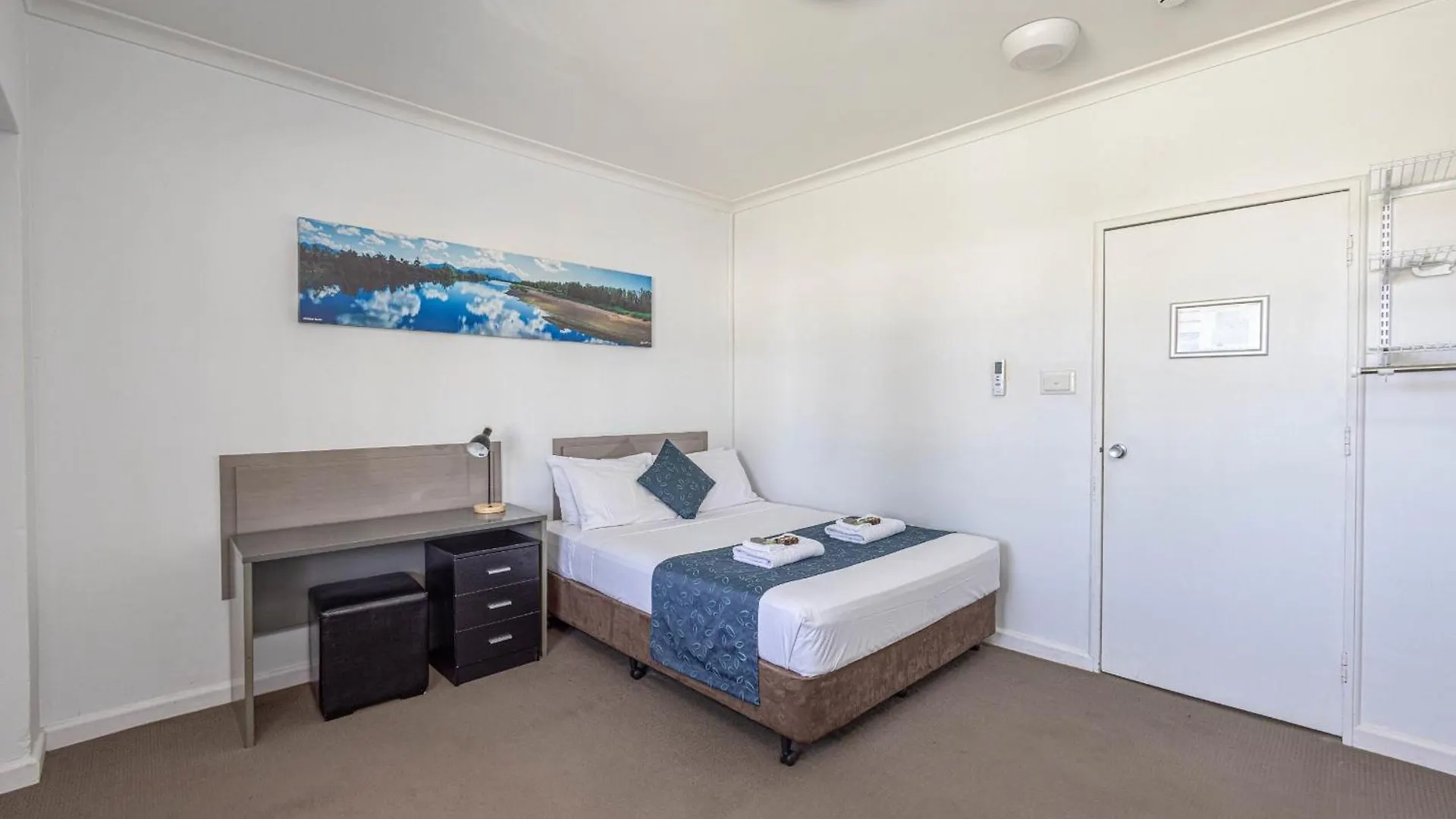 Lees Hotel Ingham