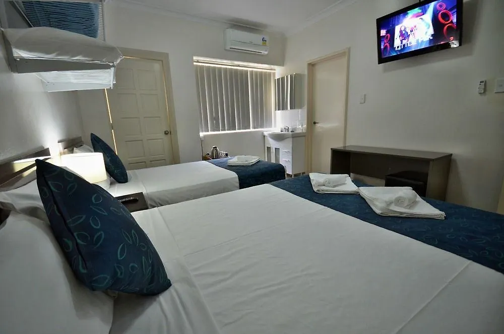 ***  Lees Hotel Ingham Australia