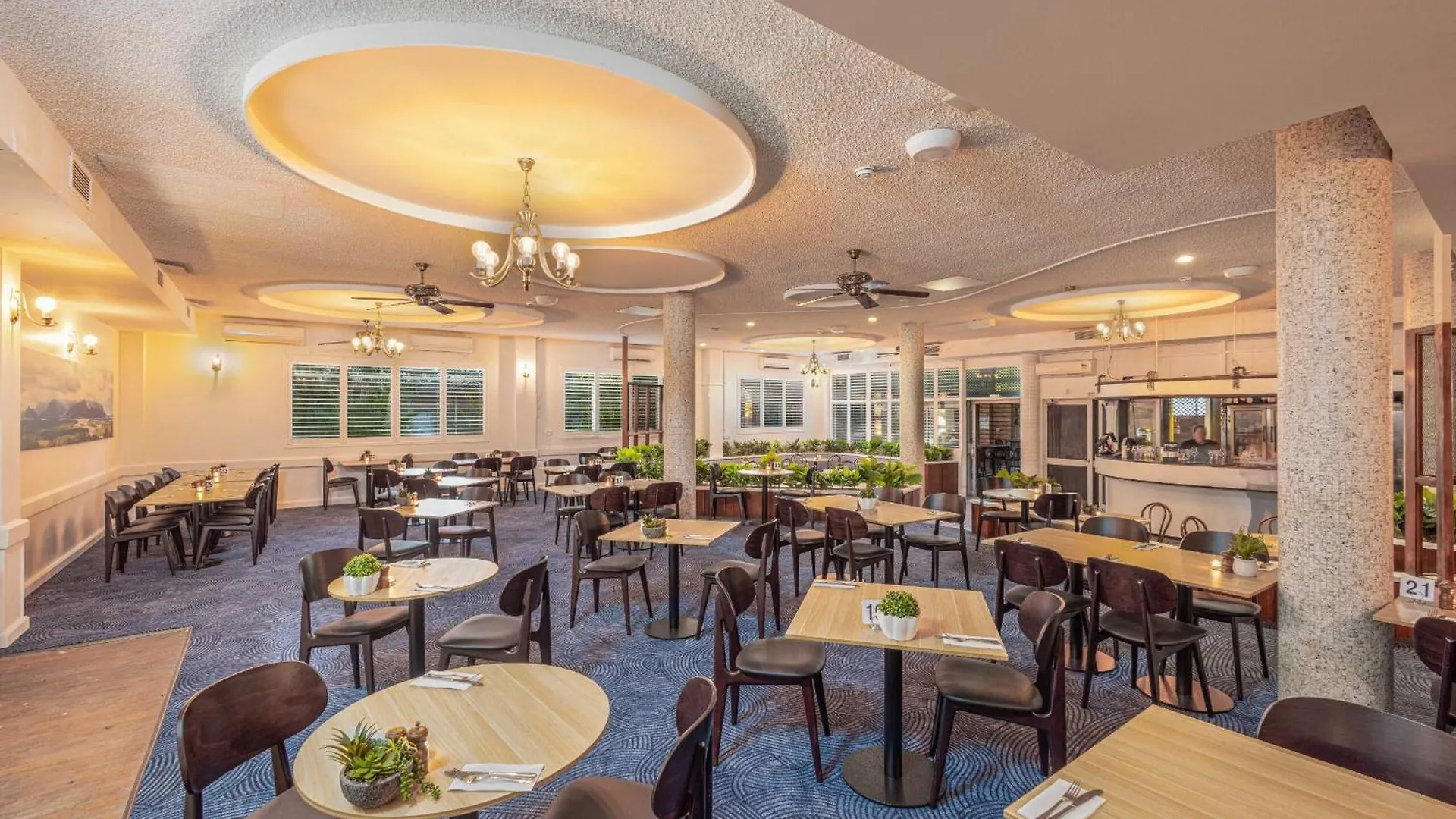 אינגהם Lees Hotel