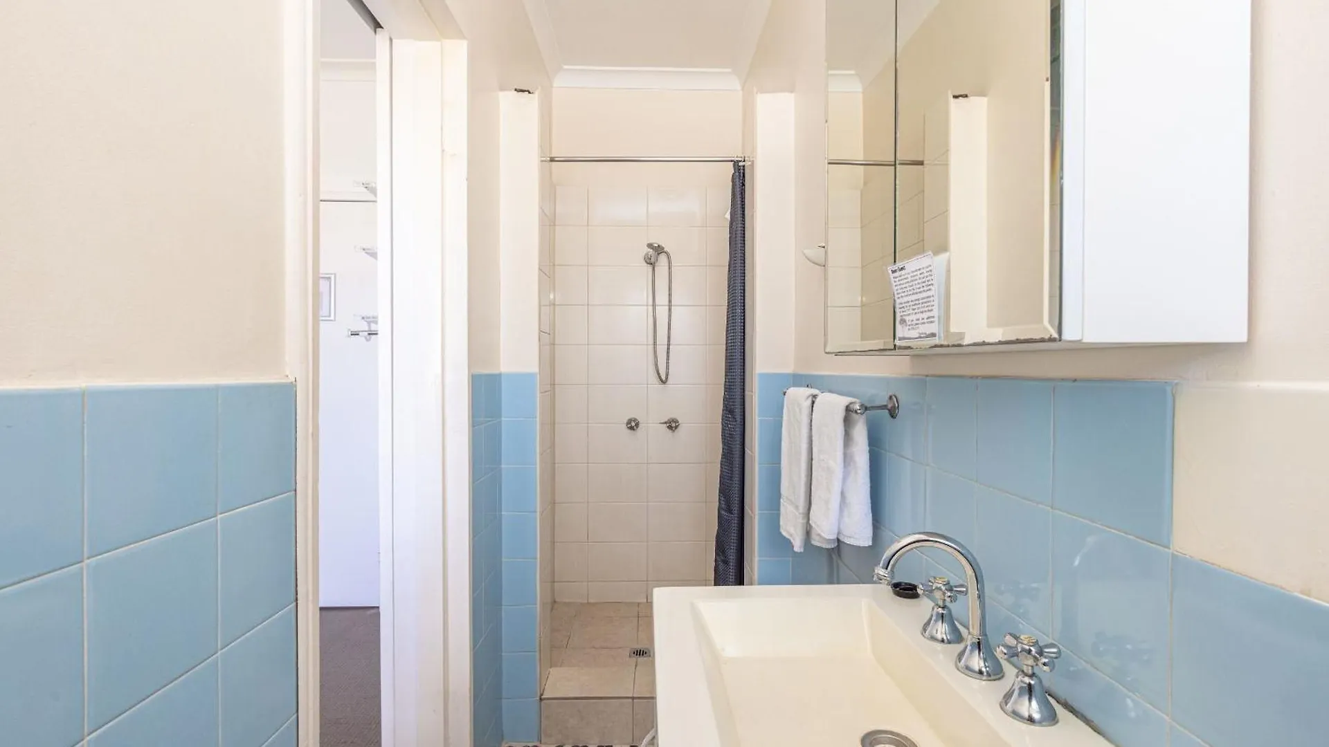 אינגהם Lees Hotel 3*,
