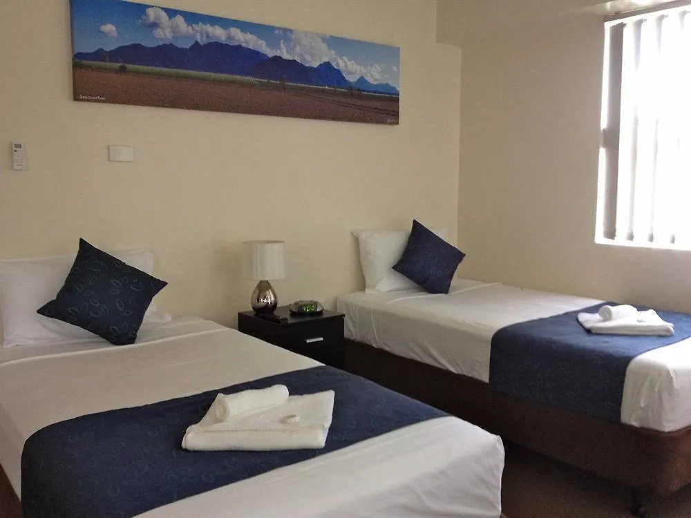 אינגהם Lees Hotel